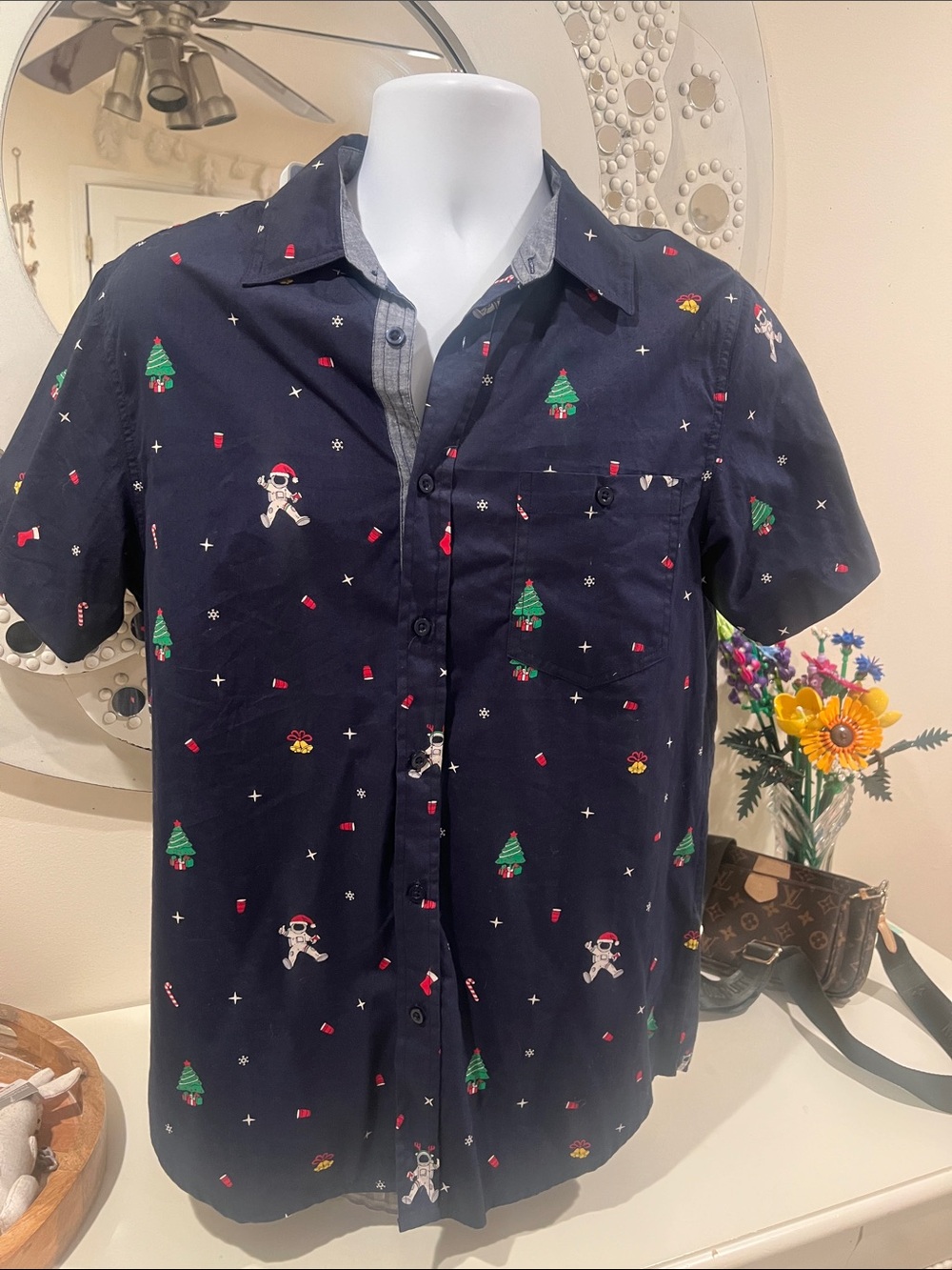 Eighty Eight Navy Short-Sleeve Holiday Print Button-Down Shirt 🎄